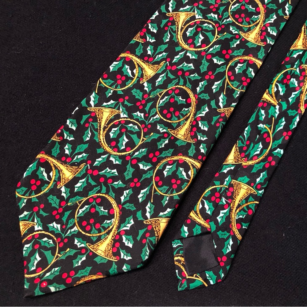 Tie One On offers Seasonal Holiday Cheer Tie from Addiction